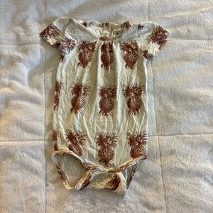 Kate Quinn Pineapple Bamboo Bodysuit 12-18